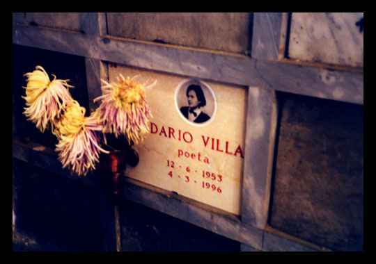 Dario Villa's gravestone